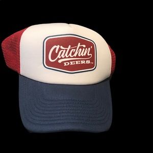 Catchin’ Deers Mesh SnapBack Trucker Hat GUC